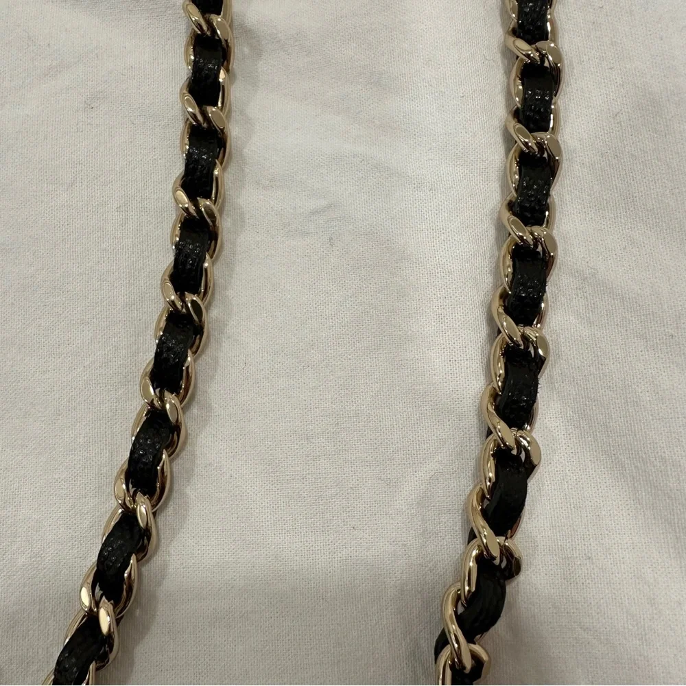 Chanel Caviar Square Mini Vanity Case with Chain - Picture 8 of 15